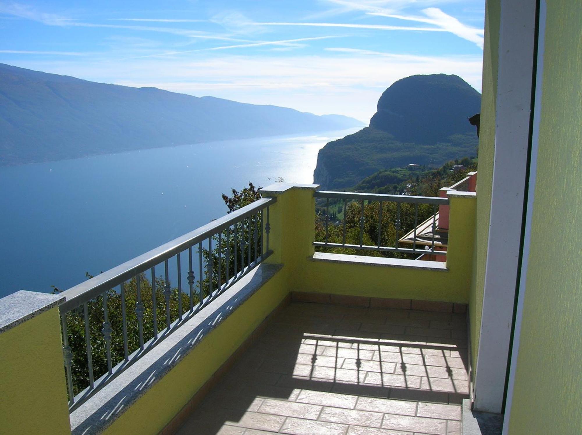 Hotel Panorama E Residence Tremosine Екстер'єр фото