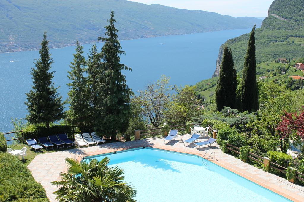 Hotel Panorama E Residence Tremosine Екстер'єр фото